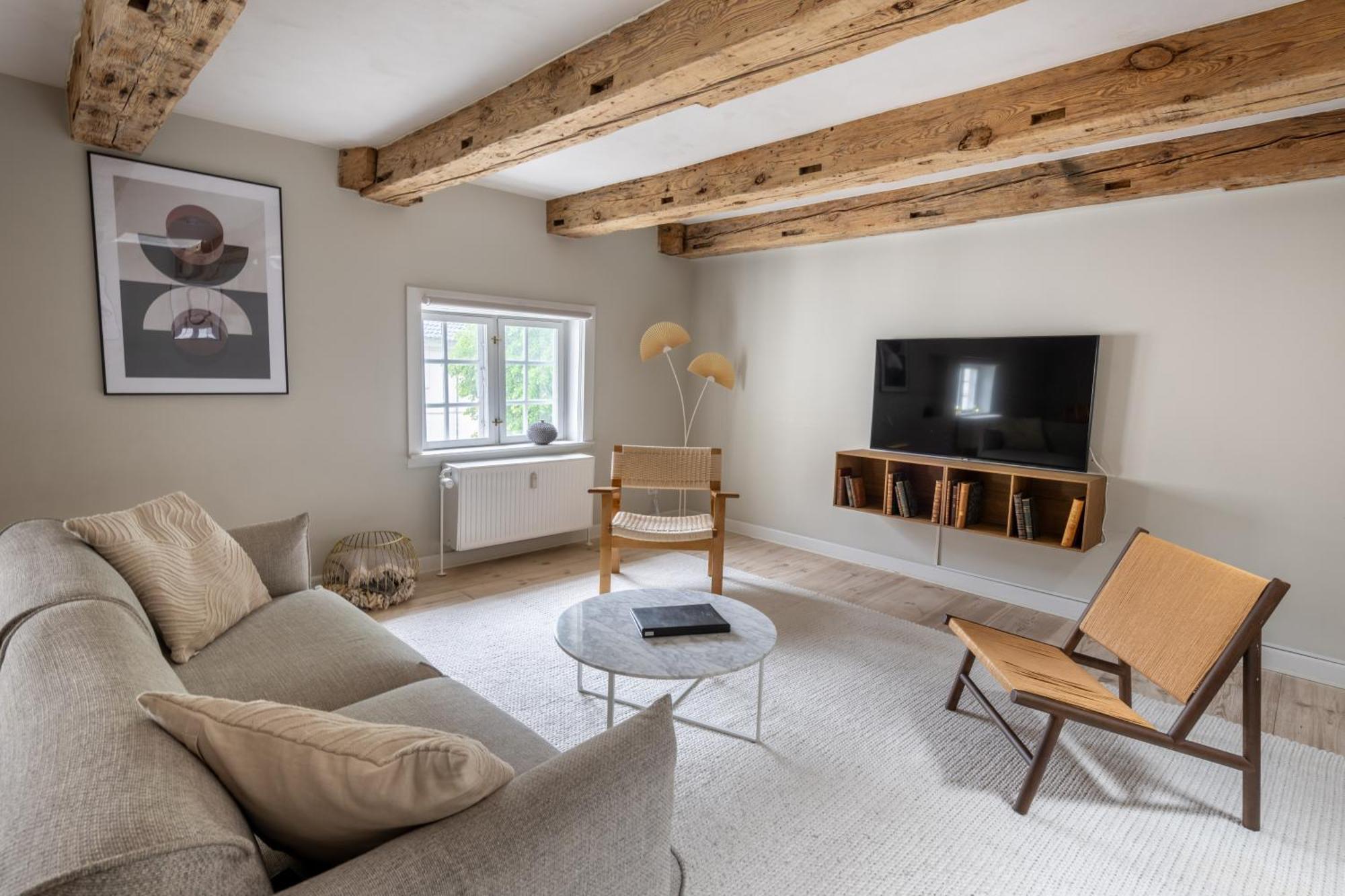 City Apartment With Exposed Ceiling Beams København Eksteriør billede