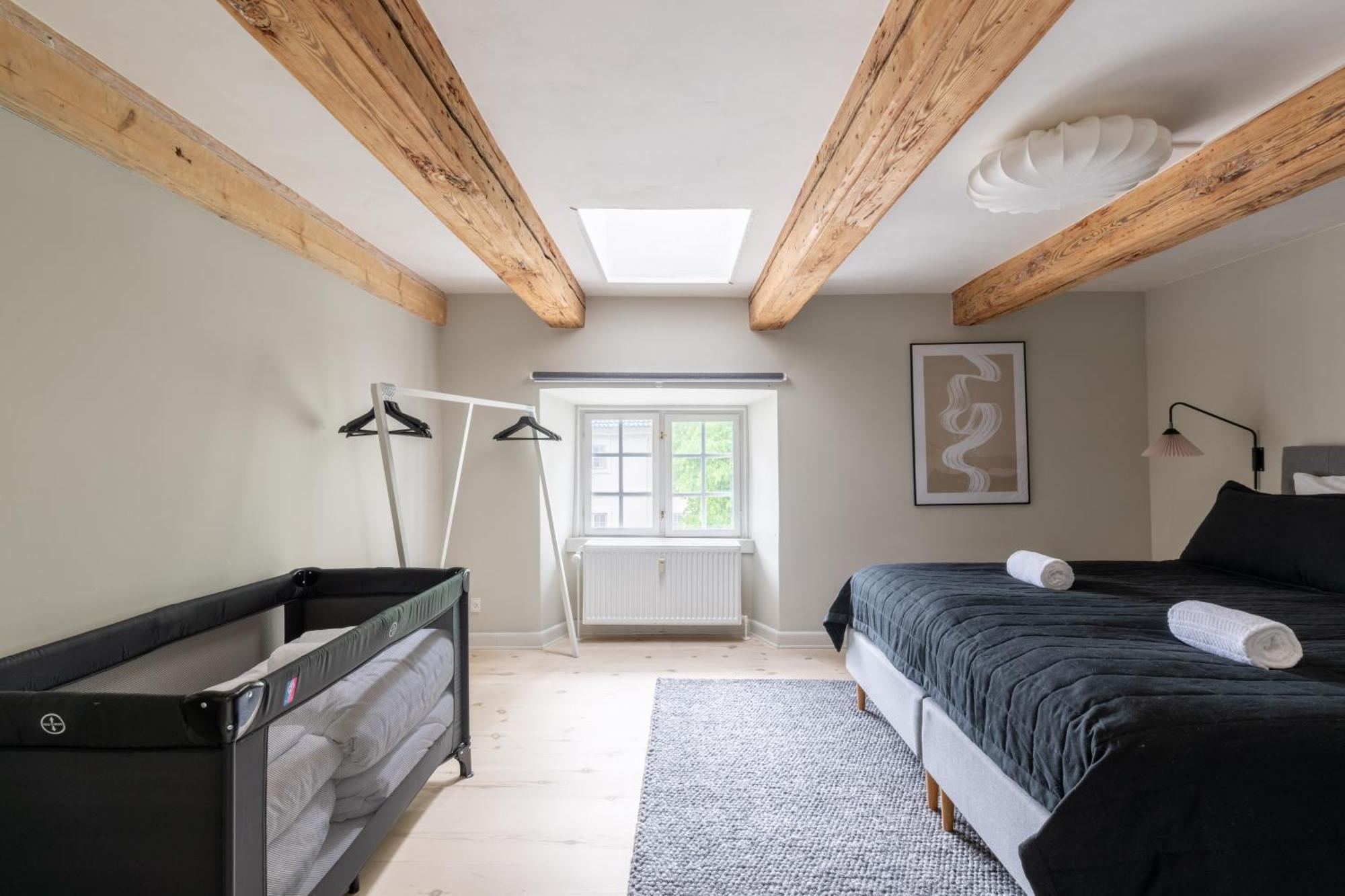 City Apartment With Exposed Ceiling Beams København Eksteriør billede